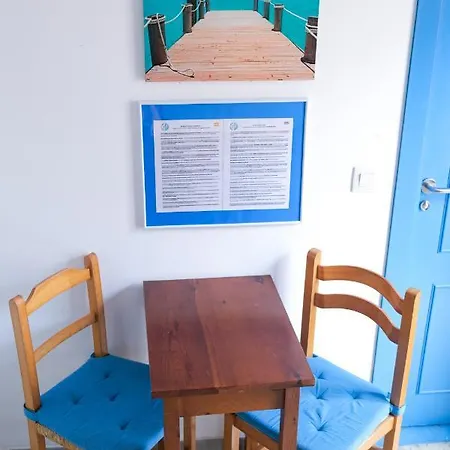 Mana Mana Youth Hostel *