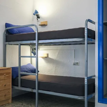 Mana Mana Youth Hostel